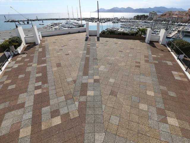 Grand Large terrasse with view of the old port