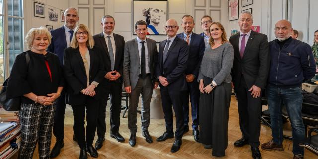 Les Equipes Du Palais Mairie Et De Rx France C Mairie De Cannes